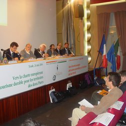2004 : rencontre à Tende sur la Charte du tourisme durable (PNAM)