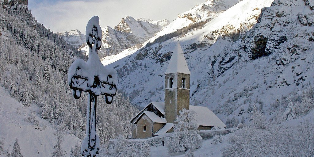 Croix et clochers de St Dalmas le Selvage, Haute-Tinée (© Anthony Turpaud PNM)