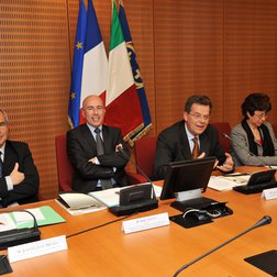 2010: Riunione al Conseil général 06, a Nizza, per la firma del protocollo d'intesa sul GECT.