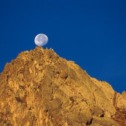 Lever de lune sur la cime du Diable dans la vallée des Merveilles (G. Rossi/PNM)